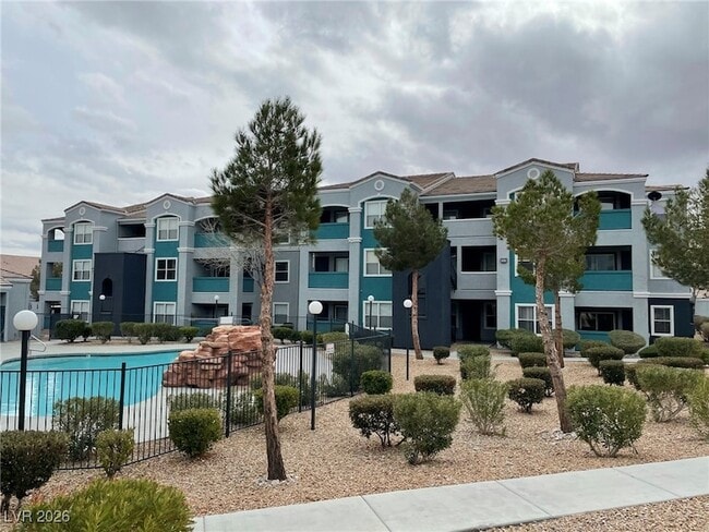 Foto del edificio - 6955 N Durango Dr