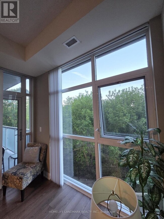 Building Photo - 8763 Bayview Ave
