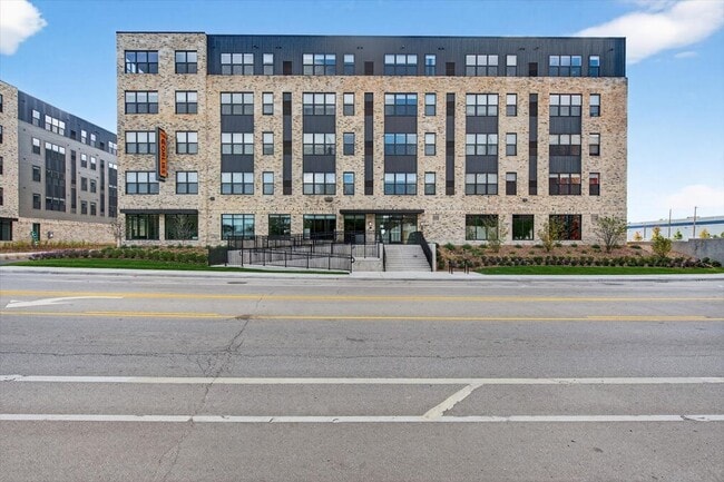Building Photo - Corliss