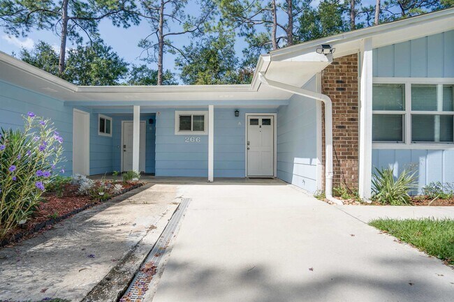 Building Photo - 266 S Villas Ct