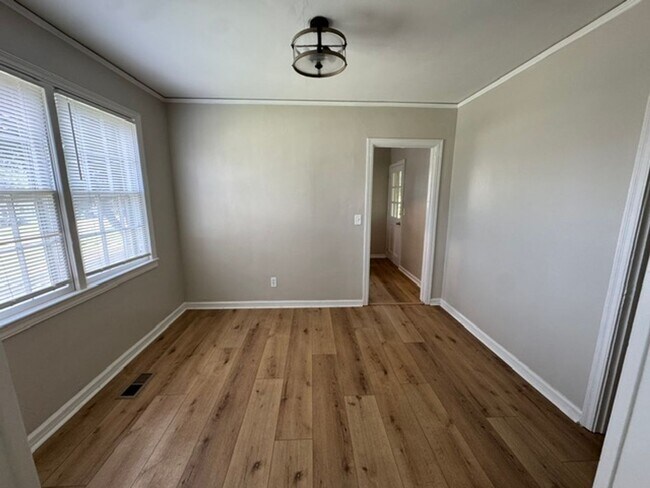 Foto del edificio - 245 Beechwood Cir