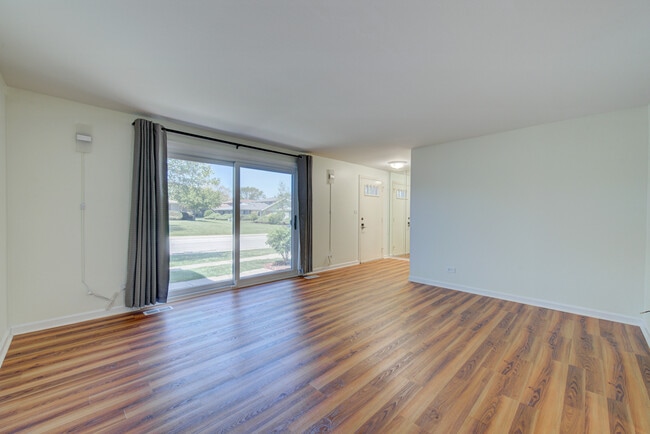 Building Photo - 1320 Wakeby Ln