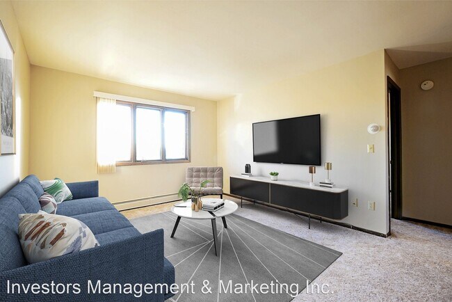 Building Photo - 2 br, 1 bath Apartment - Twin Villas - Gre...