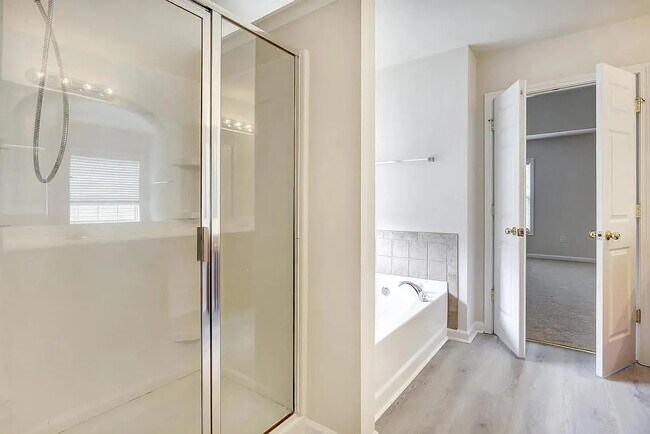 Foto del edificio - 126 Jordan Crest Ct