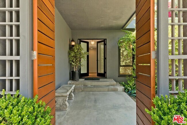 Foto del edificio - 1255 N Norman Pl