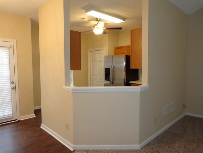 Building Photo - 2994 Garland Dr SW