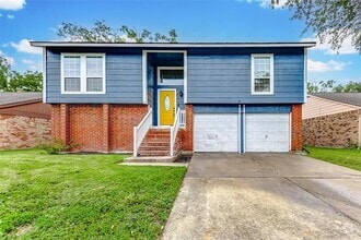 Building Photo - 471 El Toro Ln