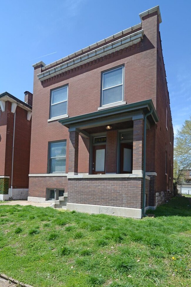 Building Photo - 3449 Iowa Ave