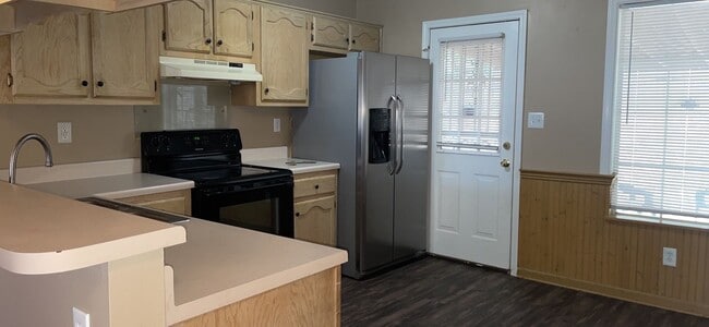 Foto del edificio - 9299 Charly Hill Ln