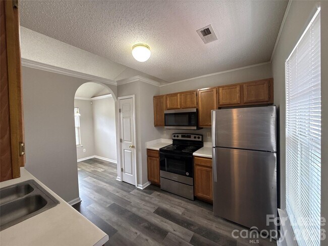 Building Photo - 1511 Hudson Graham Ln