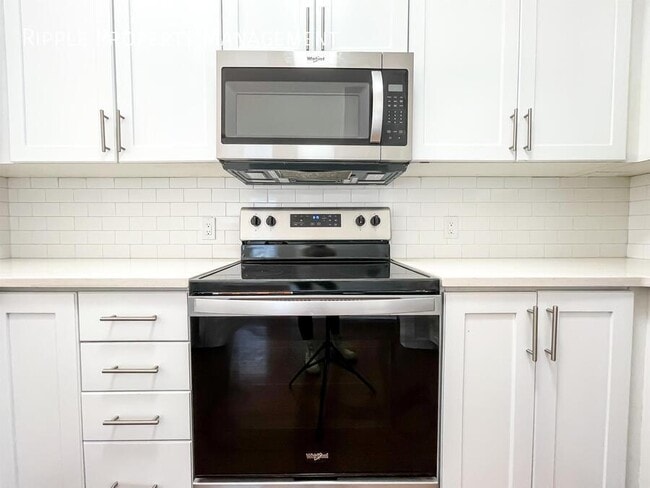 Building Photo - Modern 2 Beds, 1 Baths Main Floor/ Upper