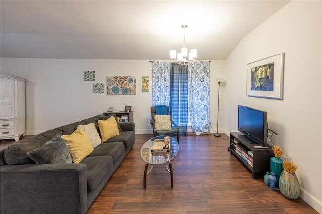 Foto del edificio - 1208 Leah Ln