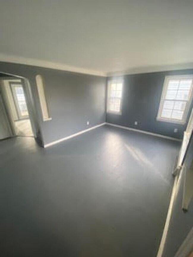 Building Photo - 3 Bed 1.5 Bath Cape Cod