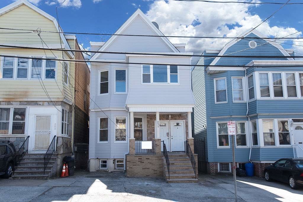 Primary Photo - 211 Virginia Ave