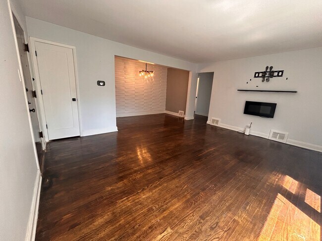 Foto del edificio - 10518 S Artesian Ave