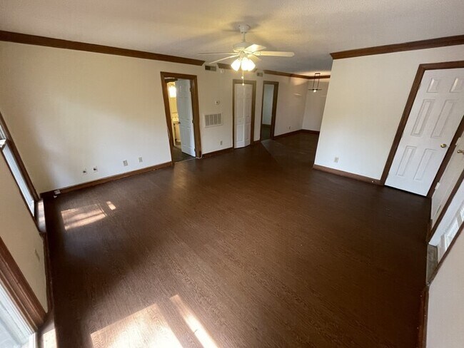 Building Photo - 3537 Ivy Commons Dr