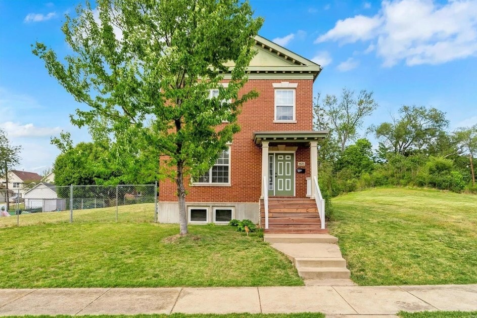 Primary Photo - 3825 Windsor Pl