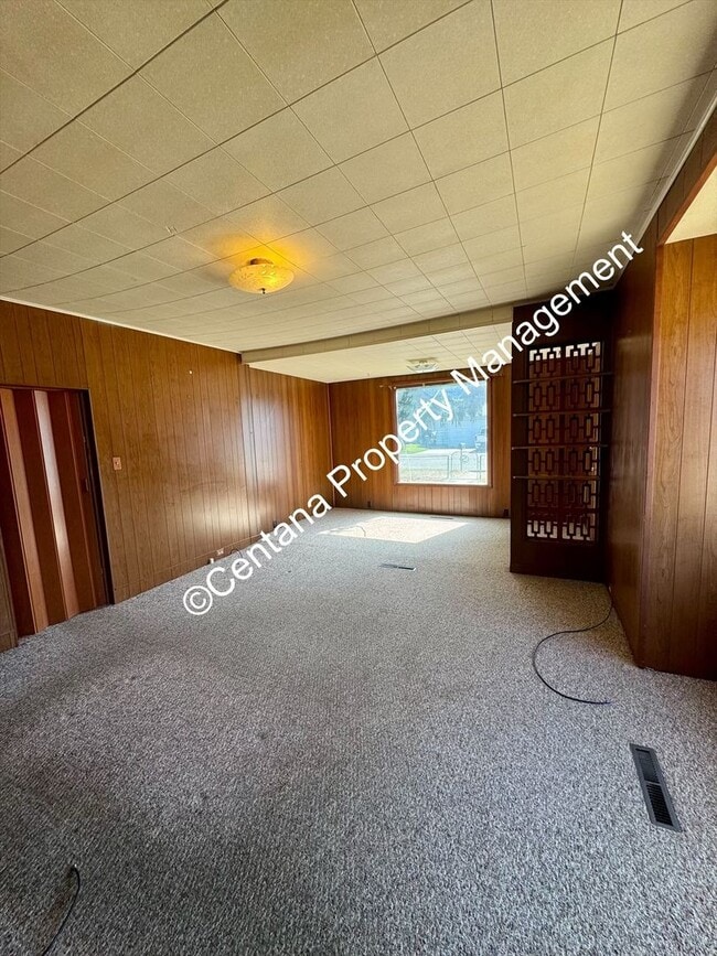 Building Photo - 1 Bed 1 Bath Located in the Flats