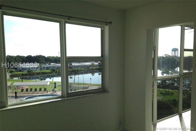 Foto del edificio - 2223 Park Ln