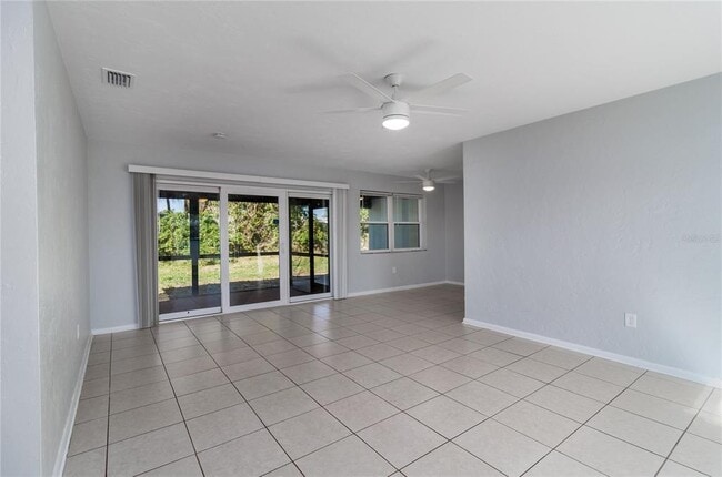 Building Photo - 2159 Floyd Ct