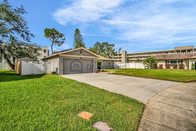 Building Photo - 7892 Sundown Dr