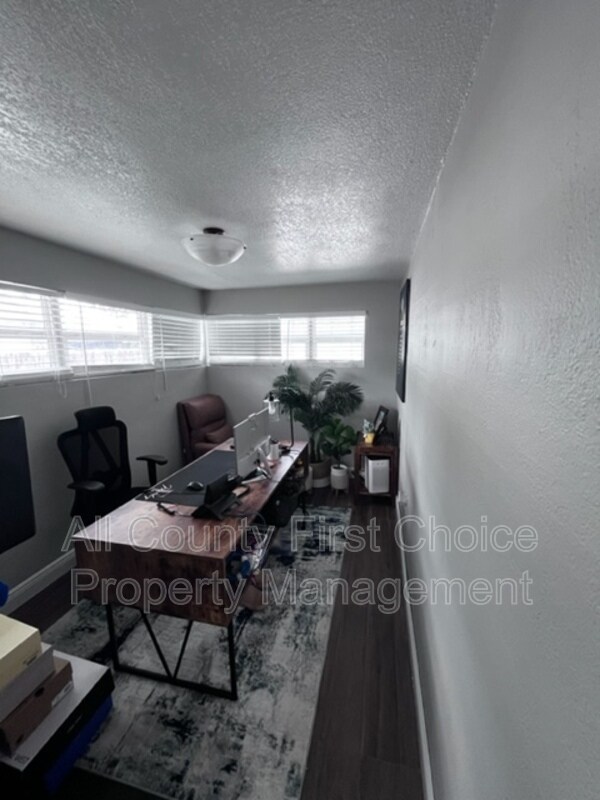 Foto del edificio - 3505 Prescott St N