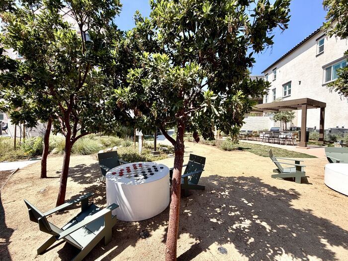 Foto del edificio - Brand-New Luxury Townhome for Lease in Claremont