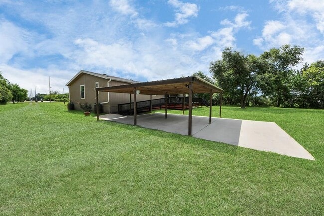 Building Photo - 4000 Mustang Rd