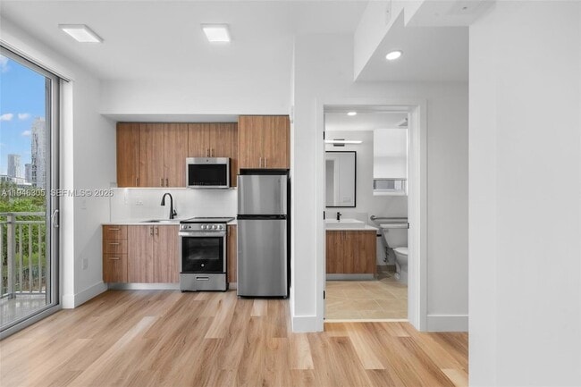 Foto del edificio - 650 SW 1st St