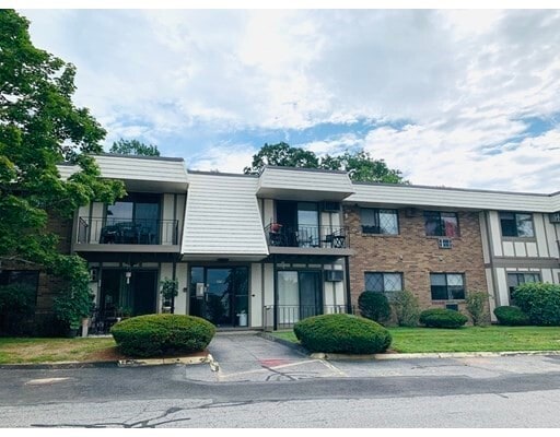 Building Photo - 375 Merrimack St