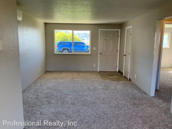 Foto del edificio - 3264 NE Hughes St