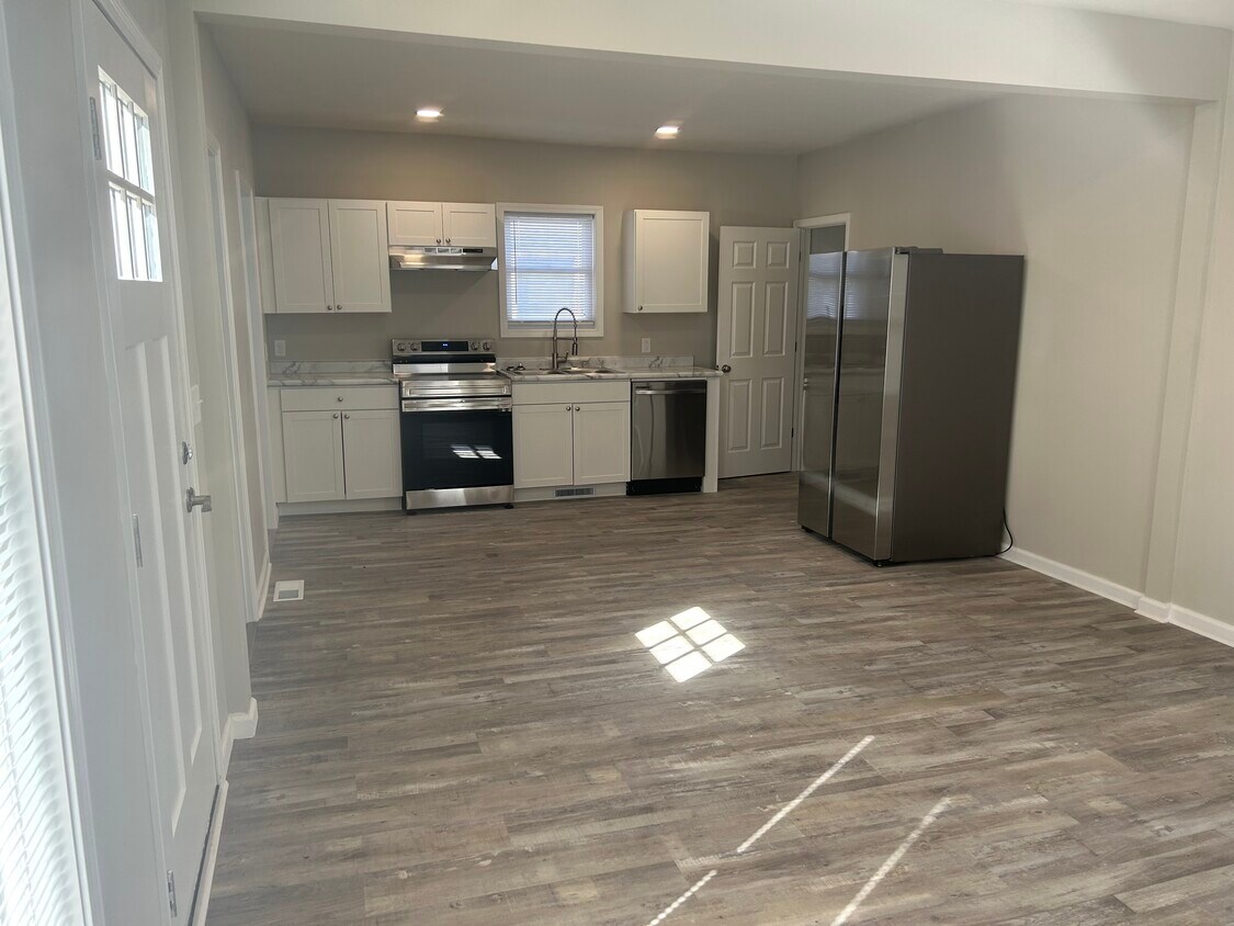 821 Hazard Ave, Kalamazoo, MI 49048 House Rental in Kalamazoo, MI