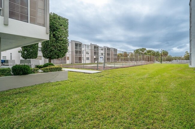 Foto del edificio - 14150 SW 84th St
