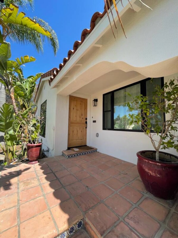 Foto del edificio - 1644 Wellesley Ave