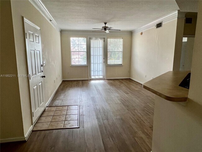 Building Photo - 9873 Baywinds Blvd