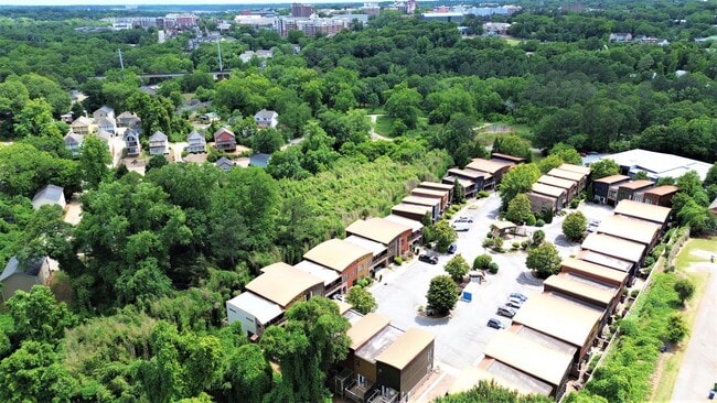 Building Photo - Urban Lofts 440 - Available August 2025!