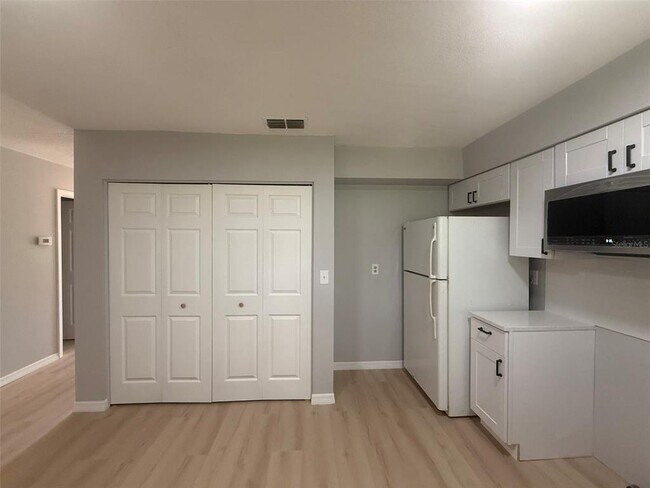 Foto del edificio - 3664 Meriden Ave