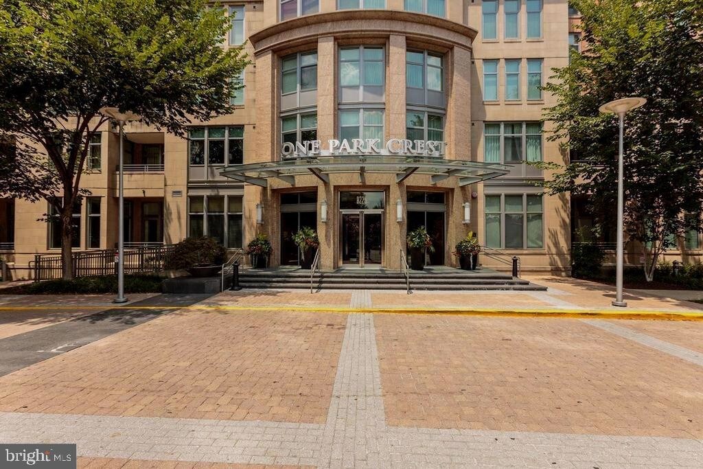 8220 Crestwood Heights Dr Unit 602, McLean, VA 22102 Condo for Rent in McLean, VA