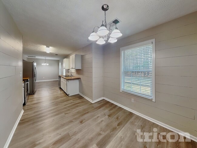 Building Photo - 1009 Butterfly Cove Way