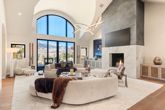 Foto del edificio - 75 McLain Ct