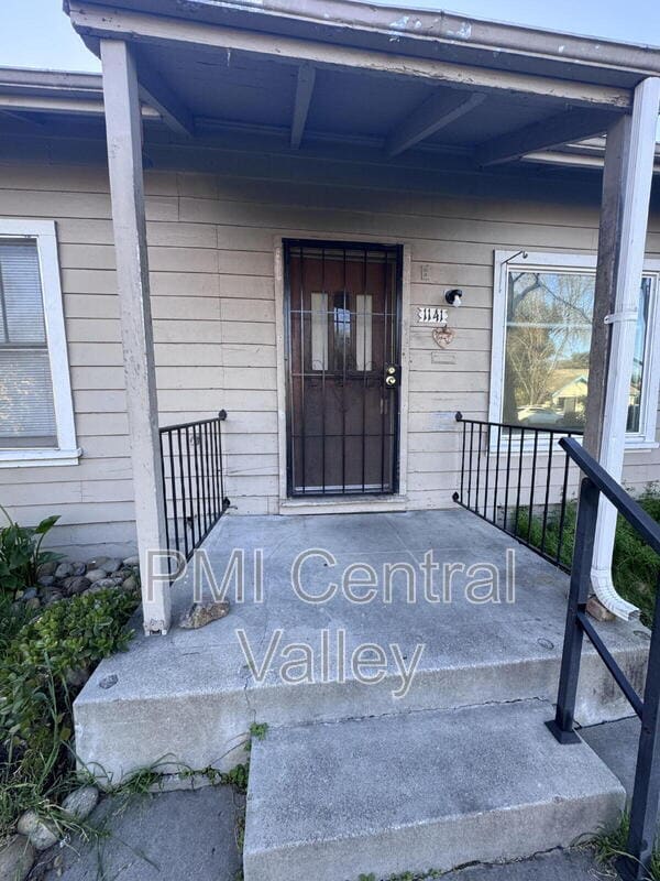 Building Photo - 1141 N Sierra Nevada St