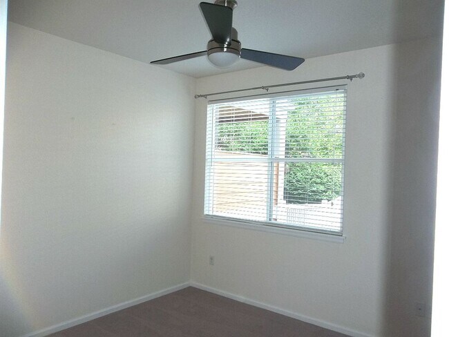 Foto del edificio - Enjoy Comfort and Convenience at Grays Peak Drive