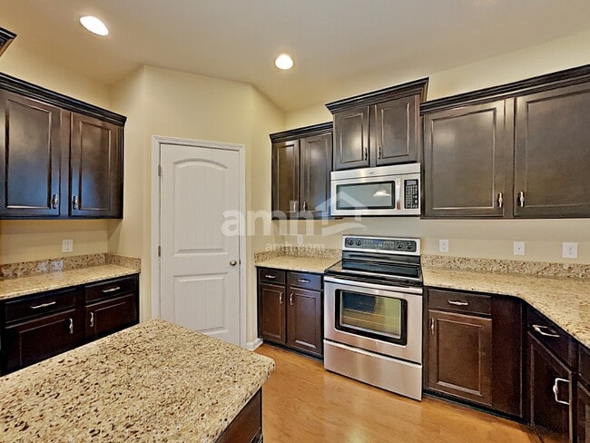 Building Photo - 207 S Dunnwood Ln
