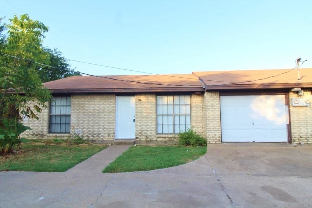 1403 Cardinal Dr, Ennis, TX 75119 Townhome Rentals in Ennis TX