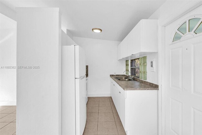 Foto del edificio - 137 NW 29th Ave