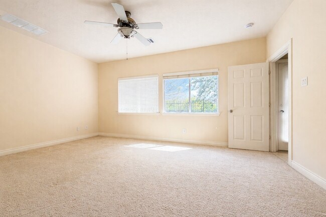 Foto del edificio - 3411 Clearview Cir