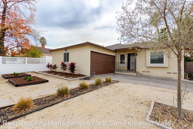 Building Photo - 2 br, 1 bath House - 8485 Rincon ave
