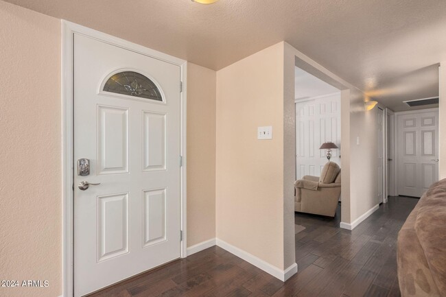 Foto del edificio - 15229 N 25th Dr