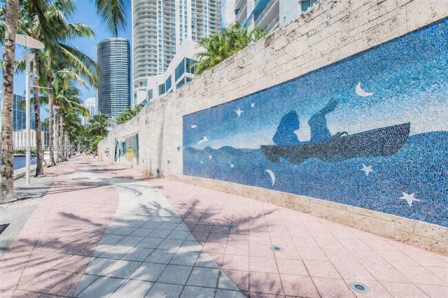 Building Photo - 325 S Biscayne Blvd