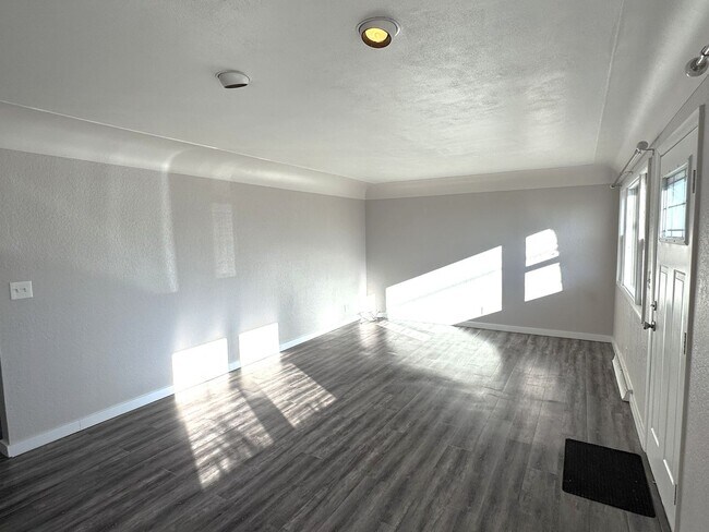 Foto del edificio - Charming West End Rental with Large Backyard & Garage